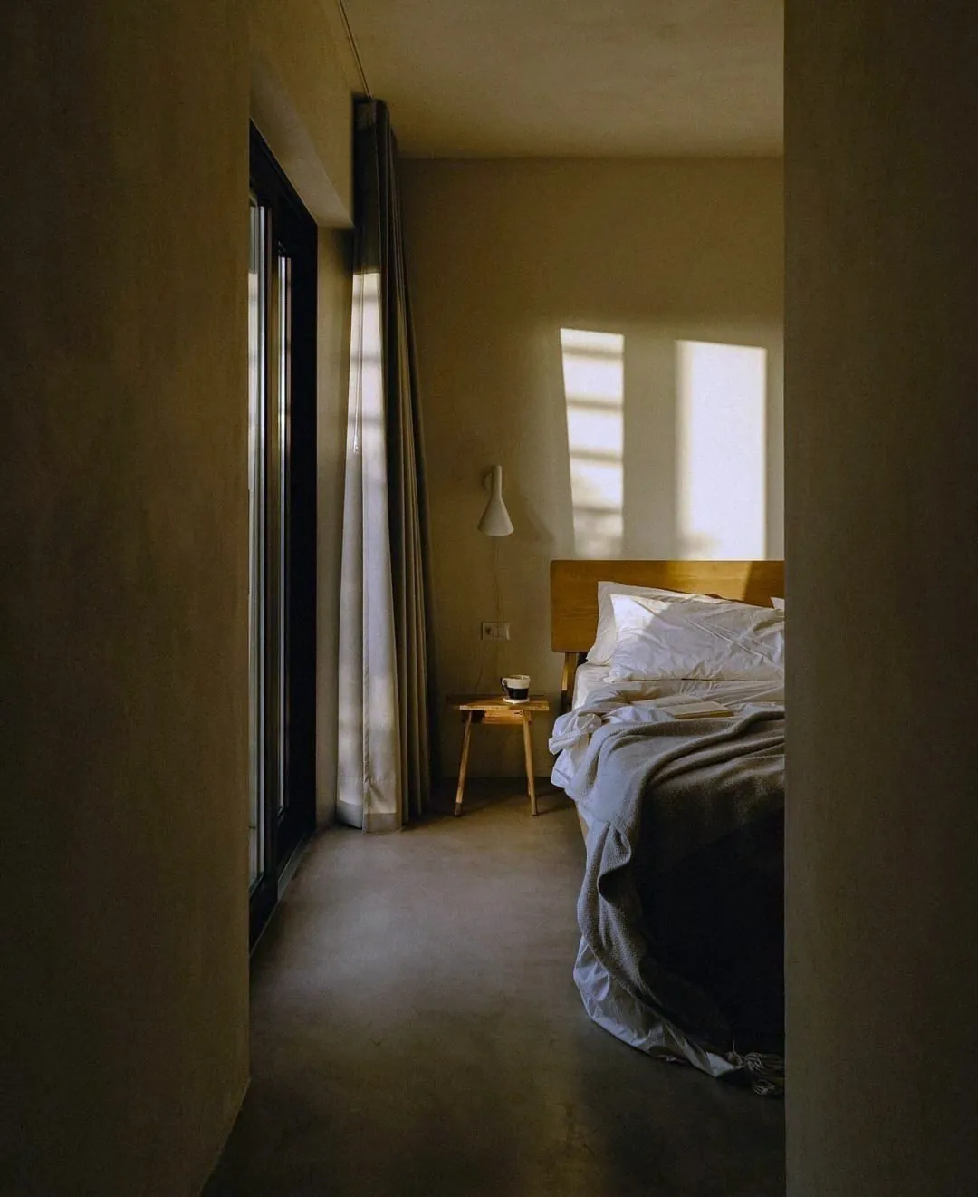 A room seen from the corridor after service, nobody in it